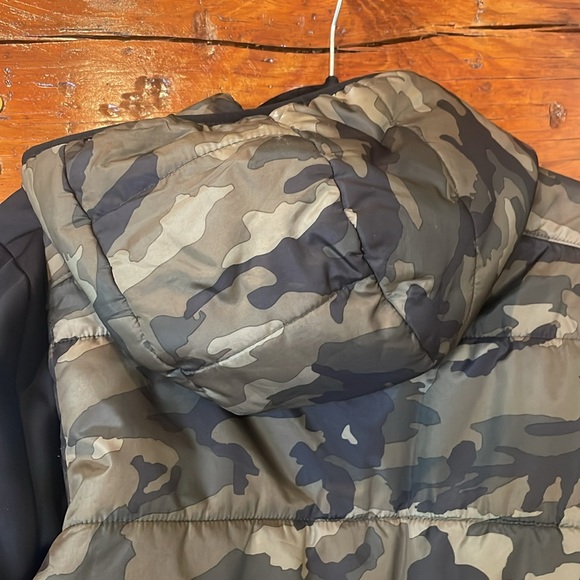 Youth large under armour lightweight jacket - Picture 6 of 8